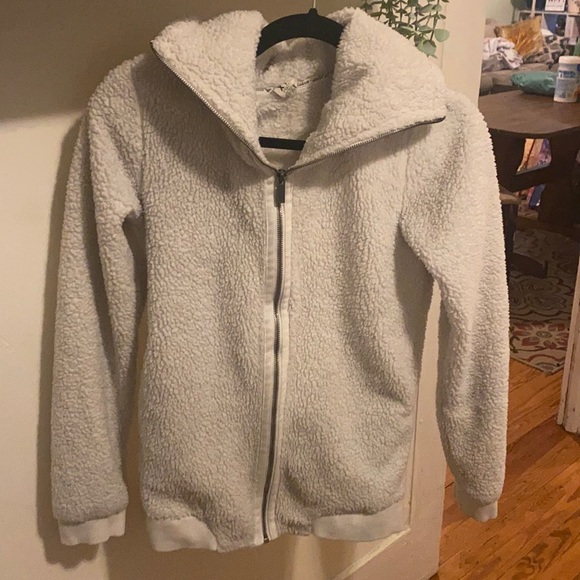 Rosy XS fuzzy coat - Picture 2 of 7